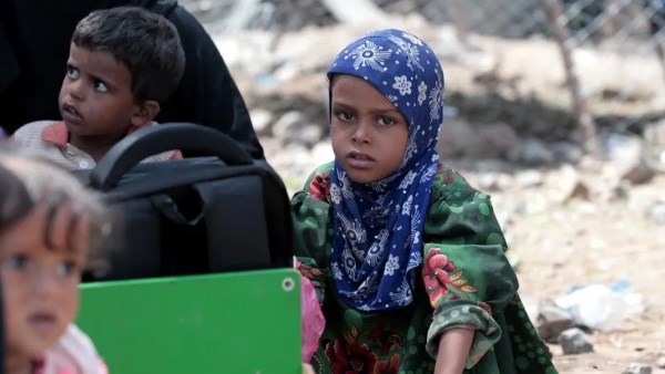 كارثة إنسانية.. 1.6 مليون طفل في تعز اليمنية مهددون بالعطش وسوء التغذية