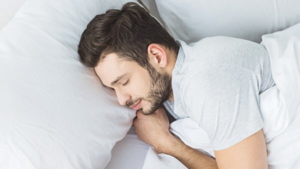 ما حكم تشغيل القرآن أثناء النوم؟.. أمين الإفتاء يوضح