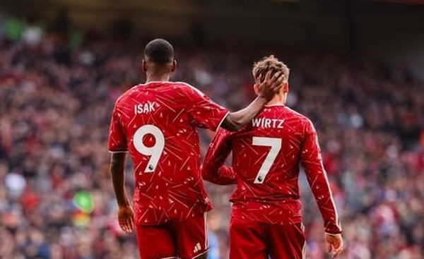 ليفربول يتغلّب على برايتون بثنائية نظيفة في الدوري الإنجليزي الممتاز