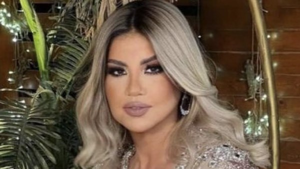 بالـ«أوف شولدر» .. بوسي شلبي تتألق بفستان أسود في مهرجان الجونة