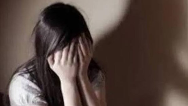 سها تطلب الخلع من زوجها: ريحته وحشة وما بيقصش ضوافره