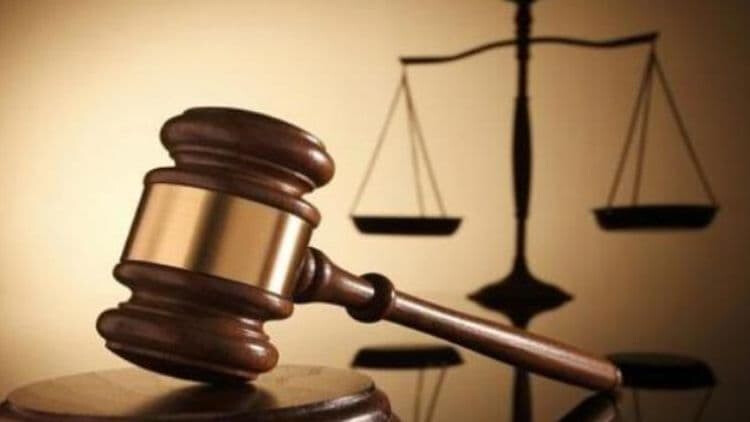 الجمهورية | القاضي غانم يدّعي على 13 شخصاً في قضية شاحنة المتفجرات المضبوطة على حاجز ضهر البيدر بينهم موقوفان