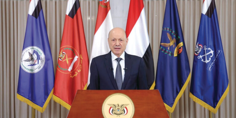 العليمي يعلن بدء العمليات العسكرية لاستعادة الدولة اليمنية