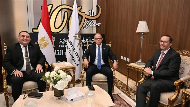 وزير الاستثمار يفتتح جلسة التداول بالبورصة المصرية احتفالا بالأسبوع العالمي للمستثمر