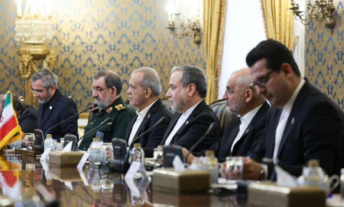 خامنئي يلتقي رضائي عقب محادثات مع دول «اتفاق مكة»