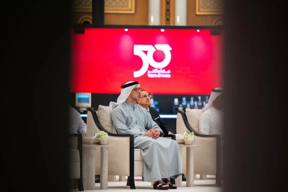 Mansour bin Zayed witnesses launch of etisalat project to increase international connectivity to more than 500 Tbps by 2030