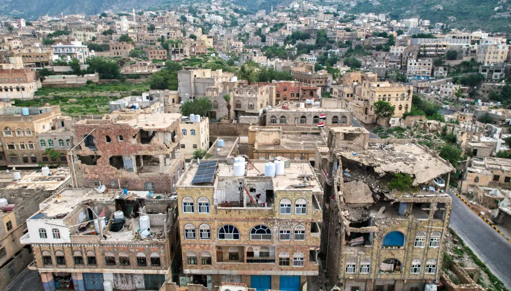 متحدث باسم حكومة اليمن: نفّذنا 20 غارة على أهداف للحوثيين في تعز