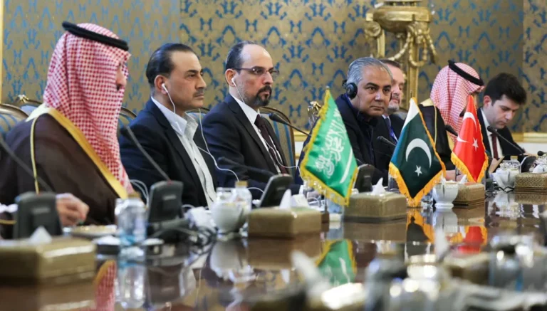 أيّ رهان على الخارج سيصح بين الدولة اللبنانية و”حزب الله”؟