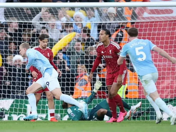 Man City ‘more together than ever’, says Anderson