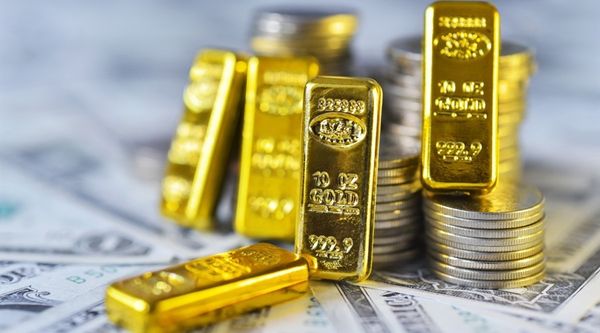 الذهب يتراجع 2% ويسجل أدنى مستوى له منذ تشرين الثاني 2025