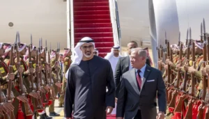 بالصور… ملك الأردن وولي عهد أبوظبي يشهدان وضع حجر الأساس لمشروع سكة حديد العقبة