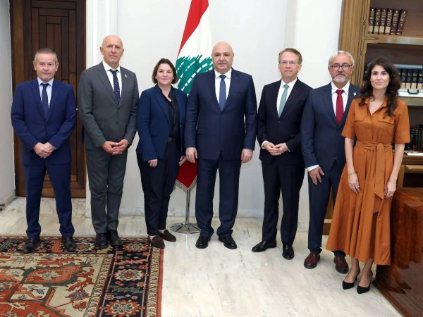 عون أمام نواب فرنسيين: لبنان لا يحيا من دون جناحيه المسيحي والمسلم