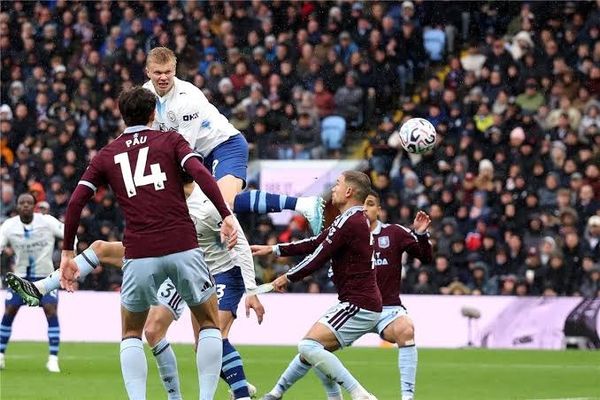 مانشستر سيتي يعبر برايتون بركلات الترجيح