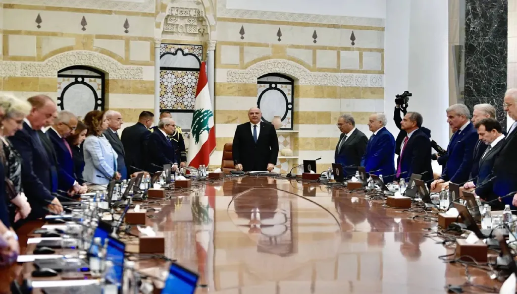 مجلس الوزراء اللبناني يبحث ملف المتفجرات… وتعيينات في سكك الحديد