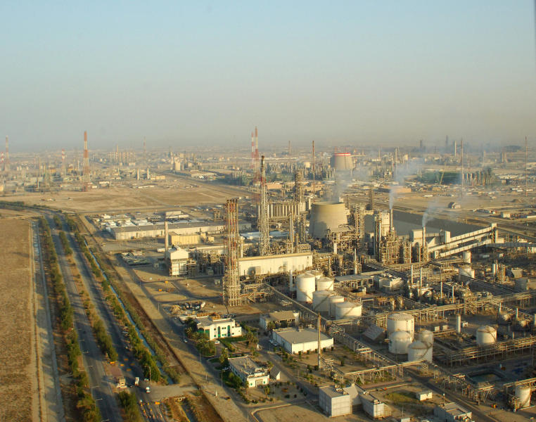 Saudi non-oil industrial output gains 1.2% despite broader contraction 