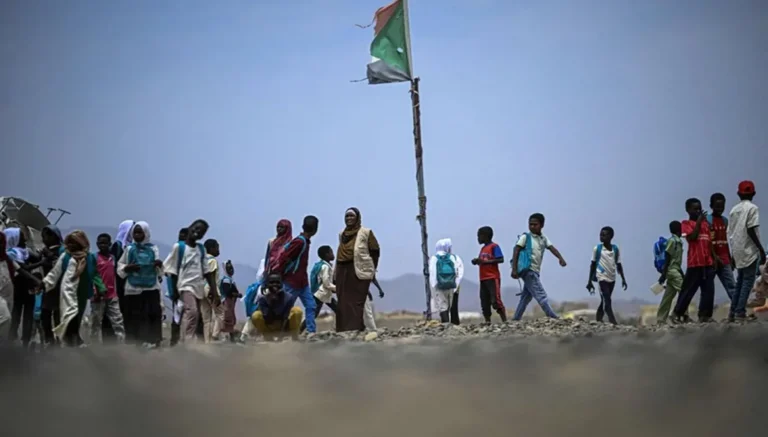 من 600 إلى 10 آلاف جنيه للدولار… كيف أعادت الحرب رسم اقتصاد السودان؟