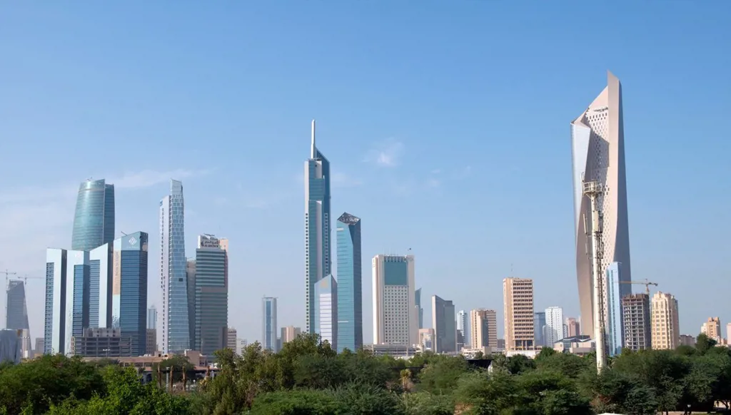 ثقة الشركات في القطاع غير النفطي بالكويت تبلغ أعلى مستوى في 7 أشهر