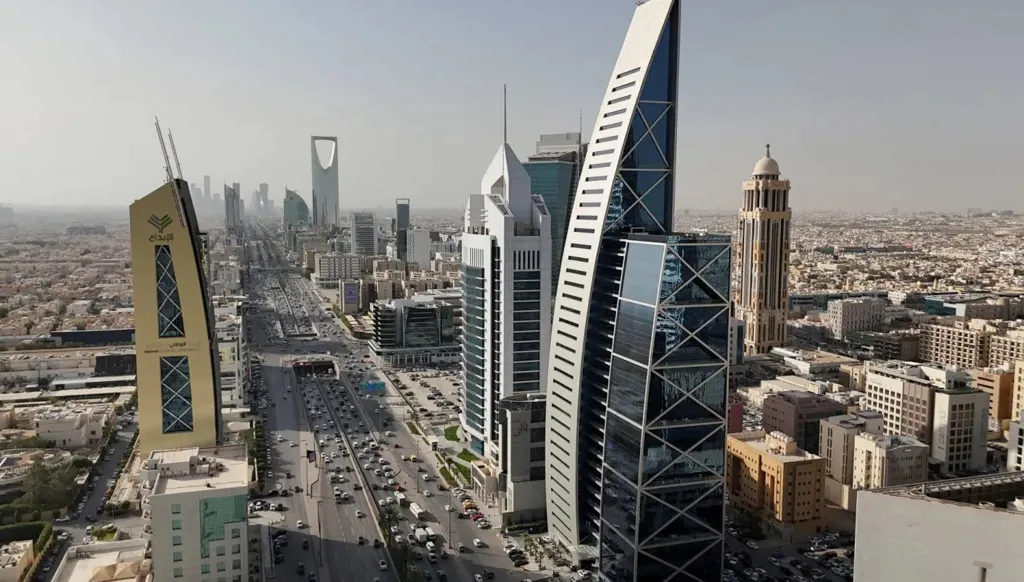 الاقتصاد السعودي يستعد لانتعاش كبير في 2027 بعد عام استثنائي من تراجع النشاط النفطي