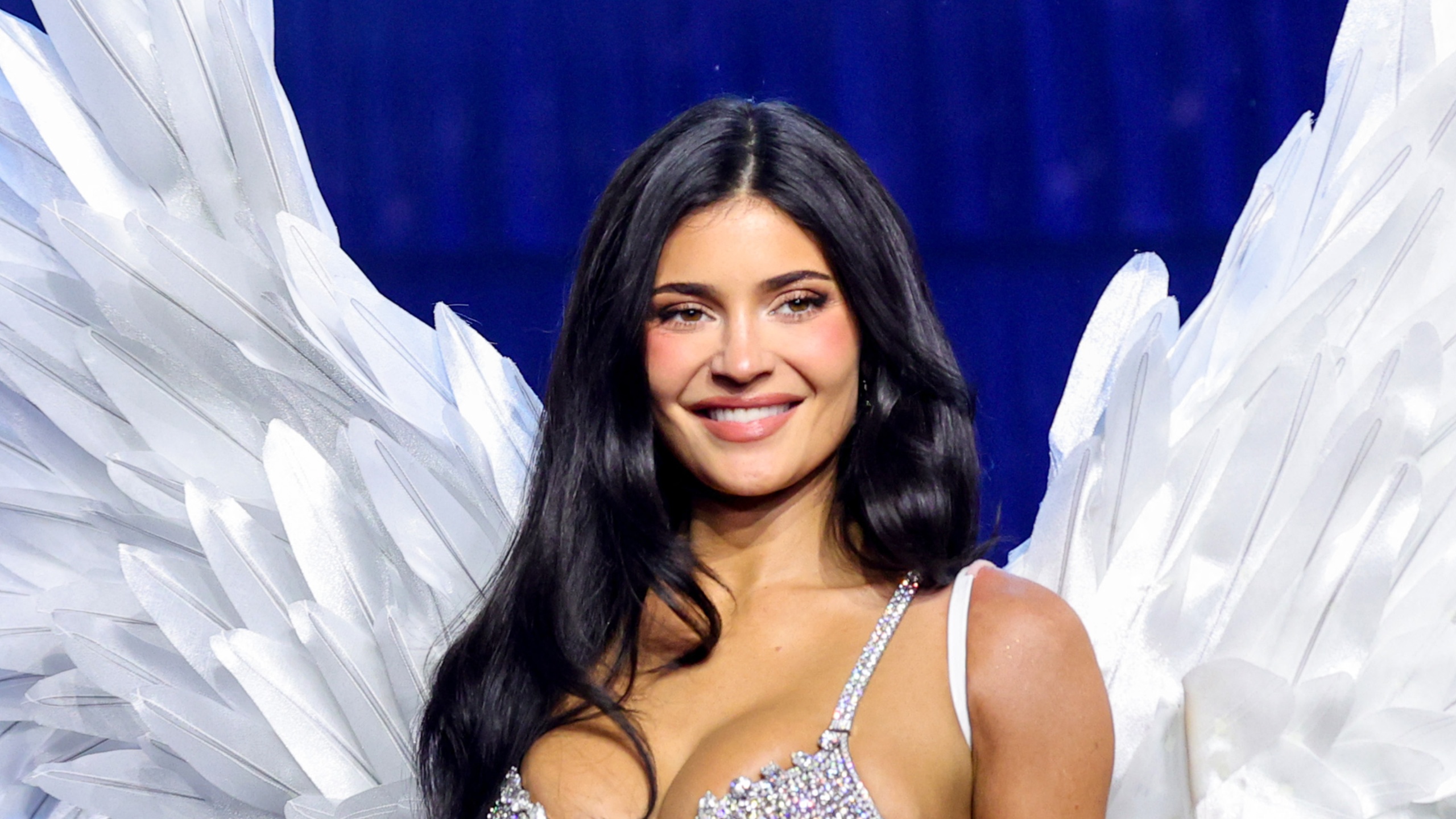 Kylie Jenner stuns in $50 million fantasy bra at Victoria’s Secret fashion show