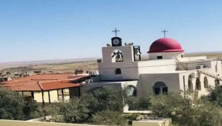 هجوم دموي في الأردن… ماذا نعرف عن كنيسة الكرك والوجود المسيحي في المنطقة؟