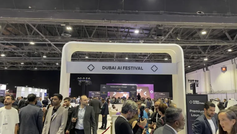 اليوم الأول من مهرجان دبي للذكاء الاصطناعي 2026: من التجارب إلى التطبيق الفعلي