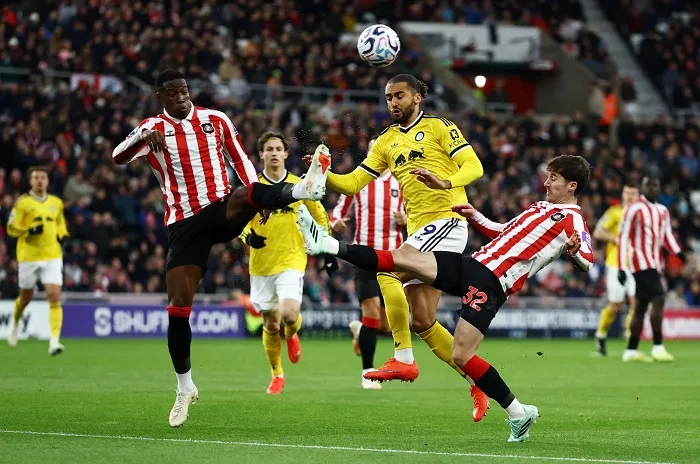 EPL: Sunderland share points with Leeds