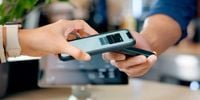 هل أصبحت سرقة الأموال عبر الاقتراب من الهاتف متاحة؟
