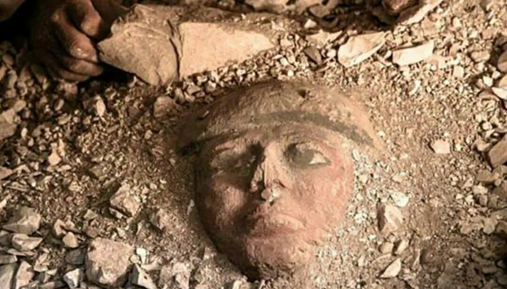 التنقيب غير المشروع عن الآثار في مصر… حين تُستَدعى الفتاوى لتبرير الجريمة