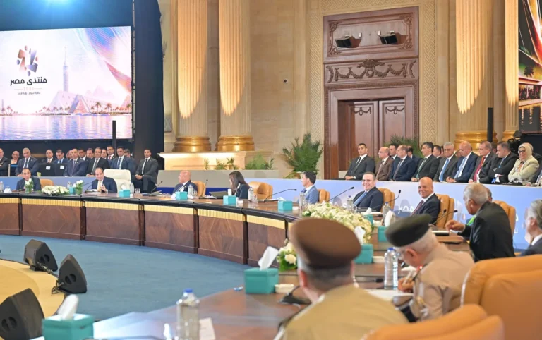 Sisi reviews urban development progress, announces 200,000 rental homes plan