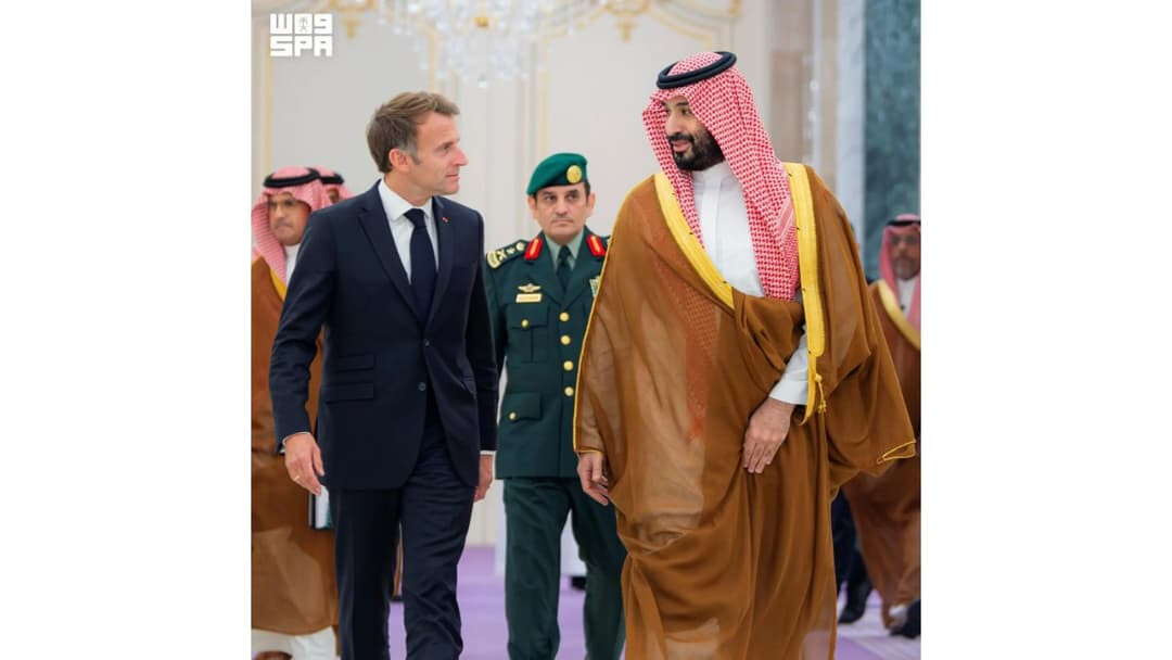 الجمهورية | ولي العهد السعودي عرض وماكرون تنسيق الجهود لتعزيز الأمن والاستقرار الإقليمي والدولي