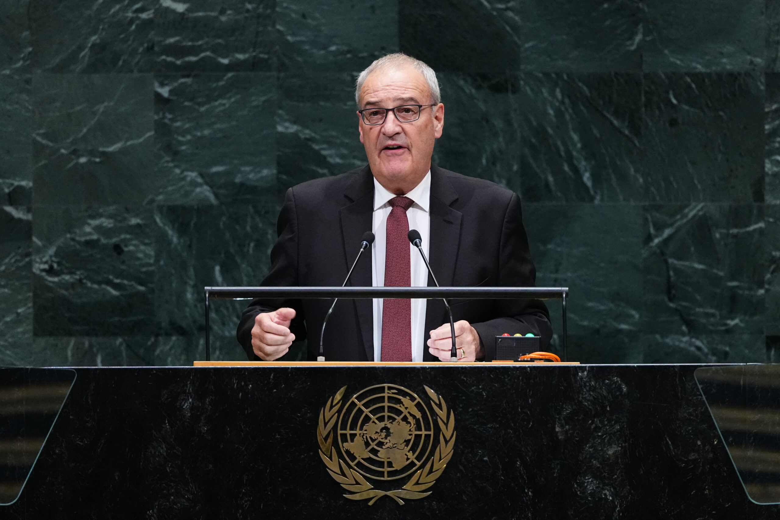 Swiss president to quit government