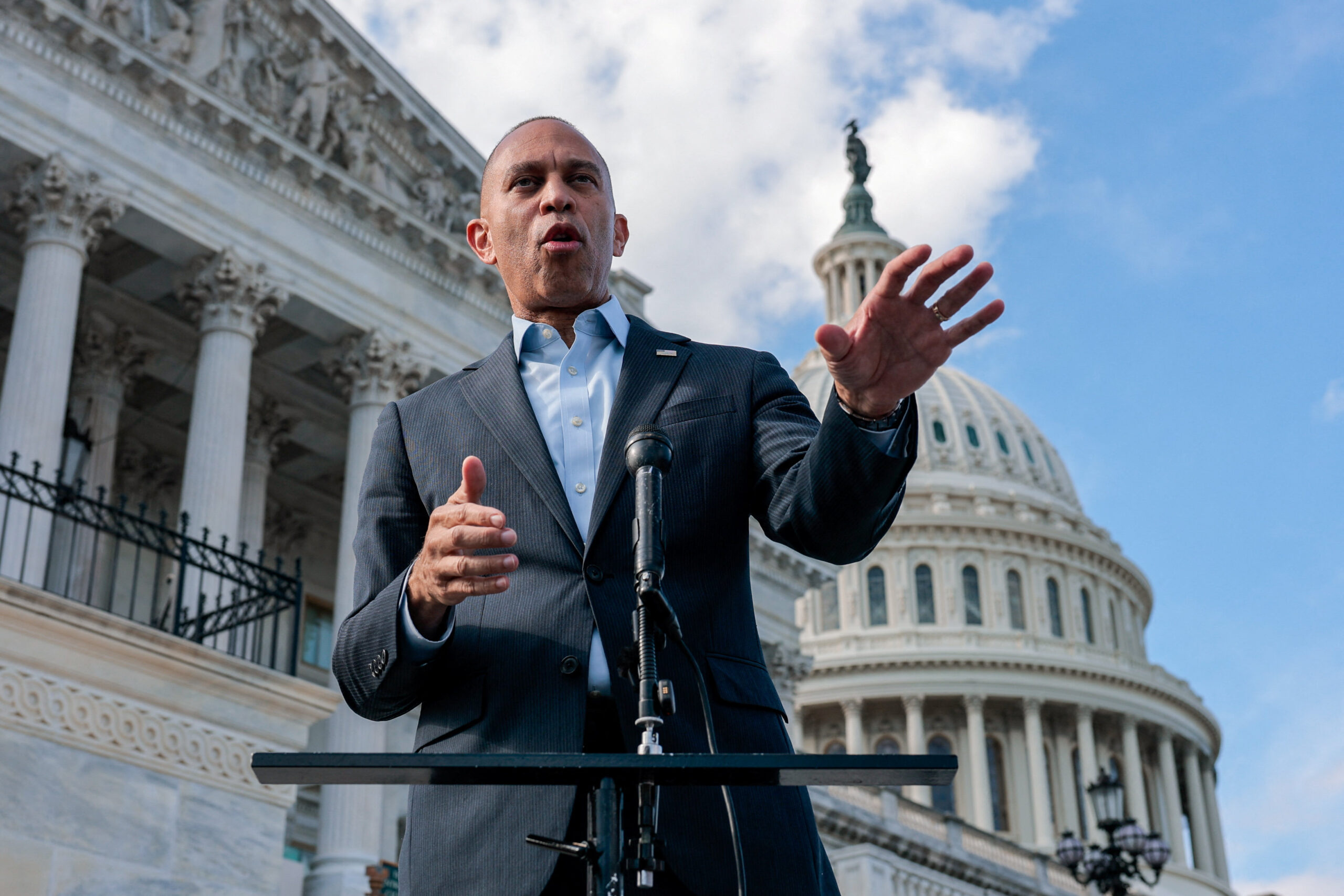Jeffries says Democrats ‘on the verge’ of winning the House. It puts speaker’s gavel in reach