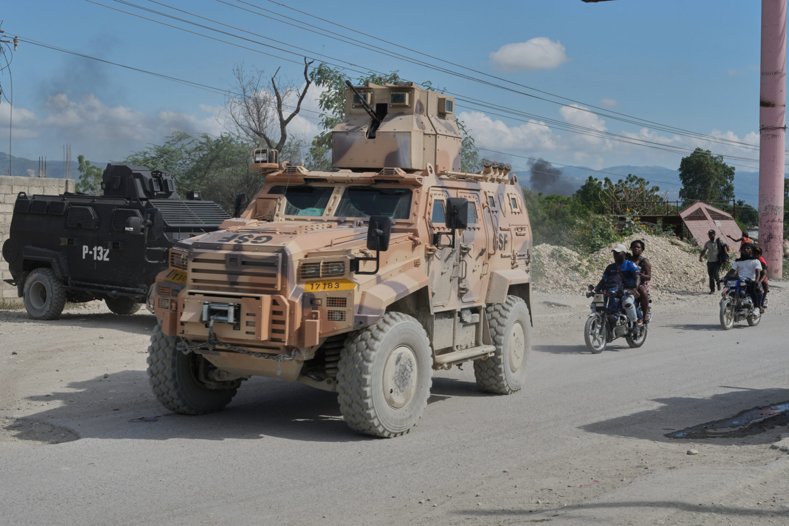 El Salvador says Haiti gangs holding 4 force members hostage, announces new rescue mission