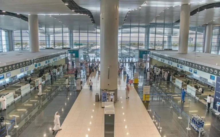 مطار الرياض يعلن استئناف الرحلات.. ويخصص صالة 1 للرحلات الداخلية و 2 لـ «الدولية»