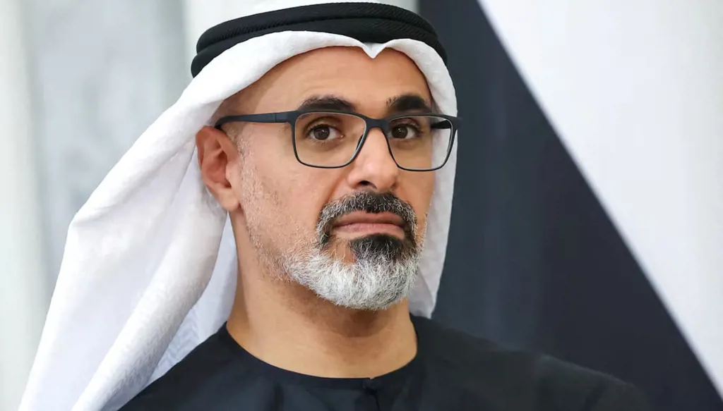 بلومبرغ: أبوظبي تتبنى طرق بديلة للتجارة ضمن استراتيجية “صفر هرمز”
