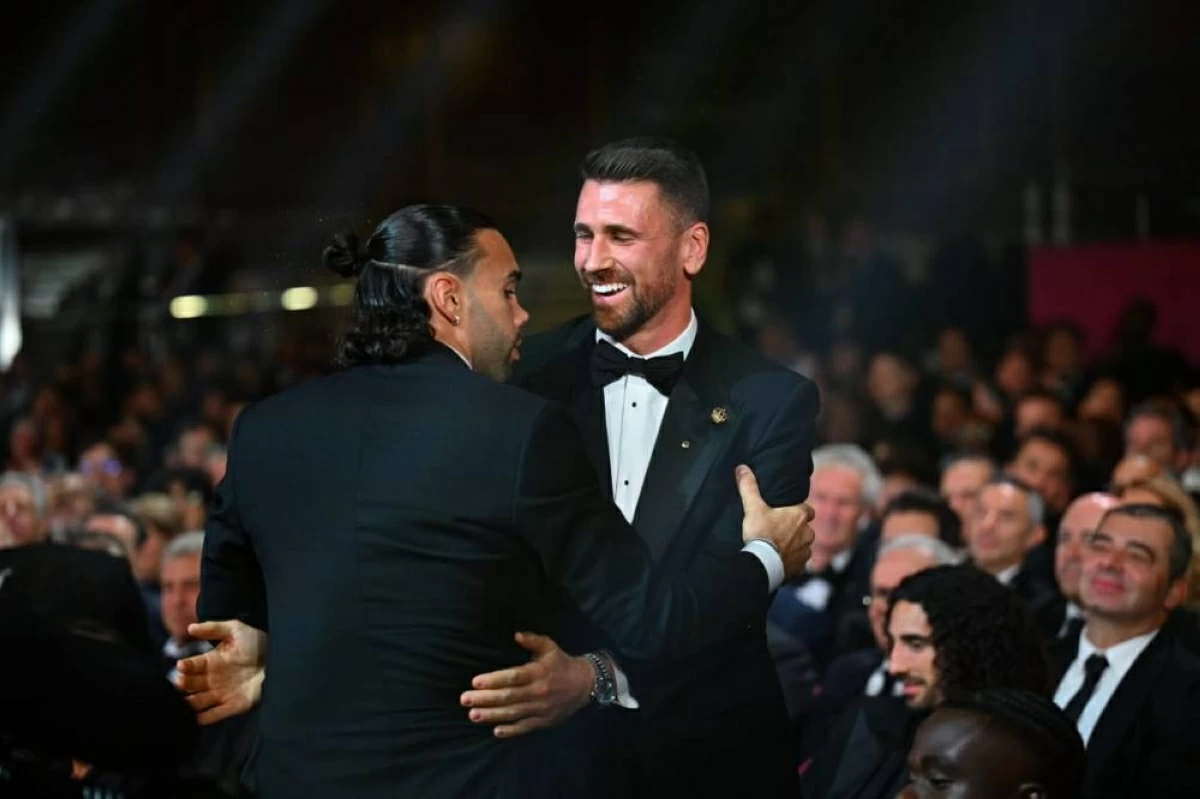 أوناي سيمون يفوز بجائزة ياشين 2026.. 7 مباريات بشباك نظيفة في كأس العالم
