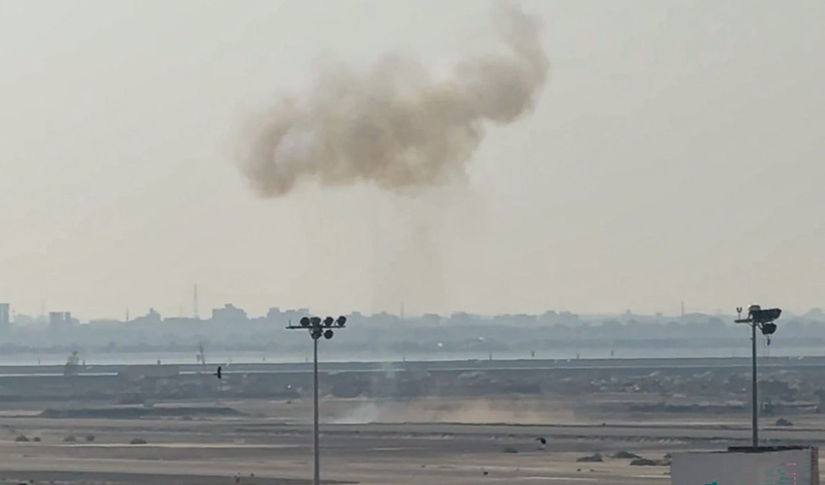 Sanaa Renews Attacks on Aden Airport