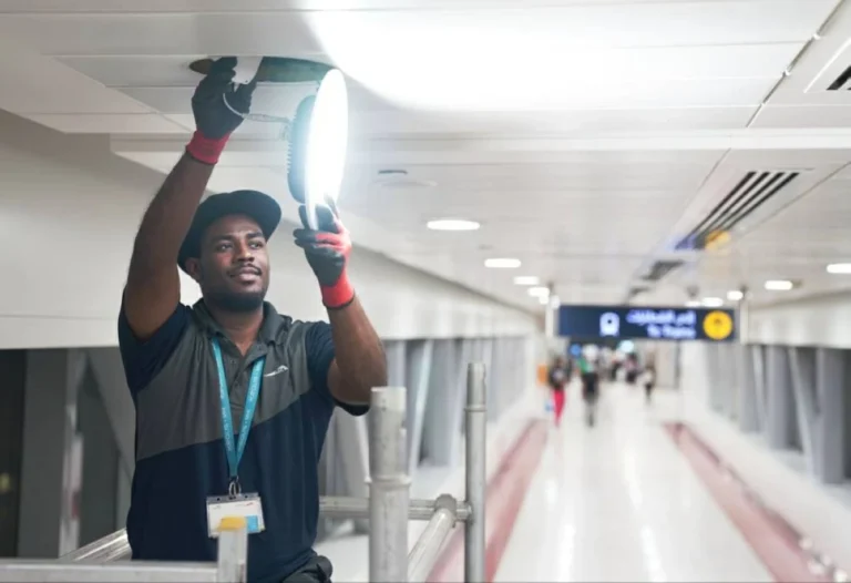 إنجاز 40% من مشروع الإضاءة صديقة البيئة في مترو دبي