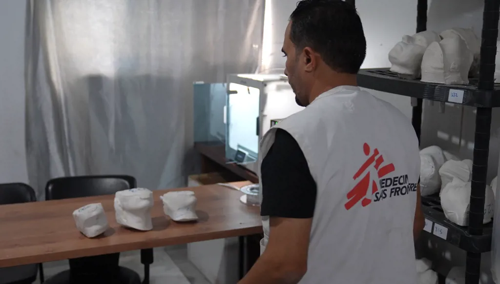“أطباء بلا حدود”: قيود إسرائيل تعرقل علاج مصابي الحروق في غزّة