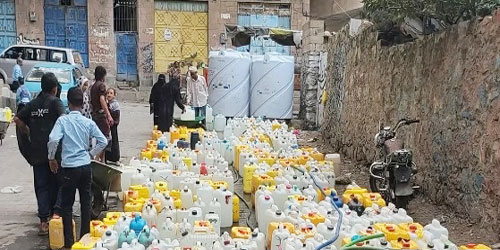 منظمات إنسانية: المليشيات الحوثية تقطع الغذاء والمياه والأدوية عن تعز