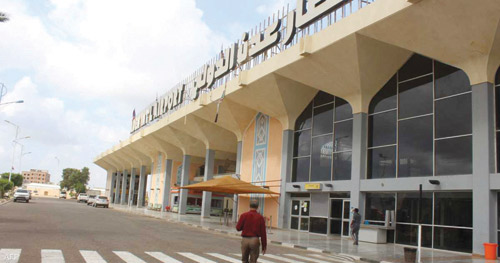 الحوثي يستهدف مطار عدن بصاروخ باليستي.. للمرة الثالثة