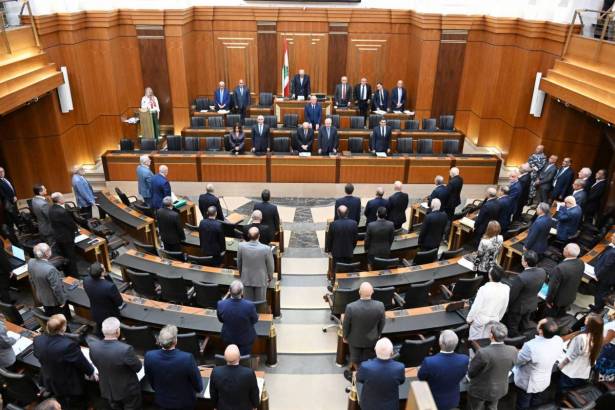 عون يضبط الوضع بين سلام ومنسّى… واهالي شهداء الجيش الى التحرّك