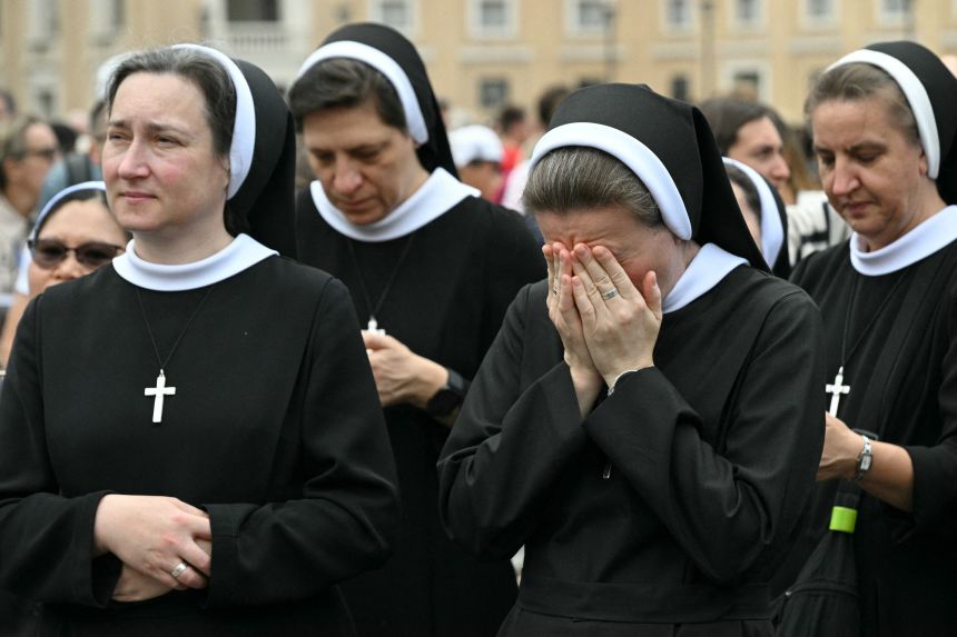 Pope Leo leads Sunday prayers in first major public appearance since lung cancer surgery