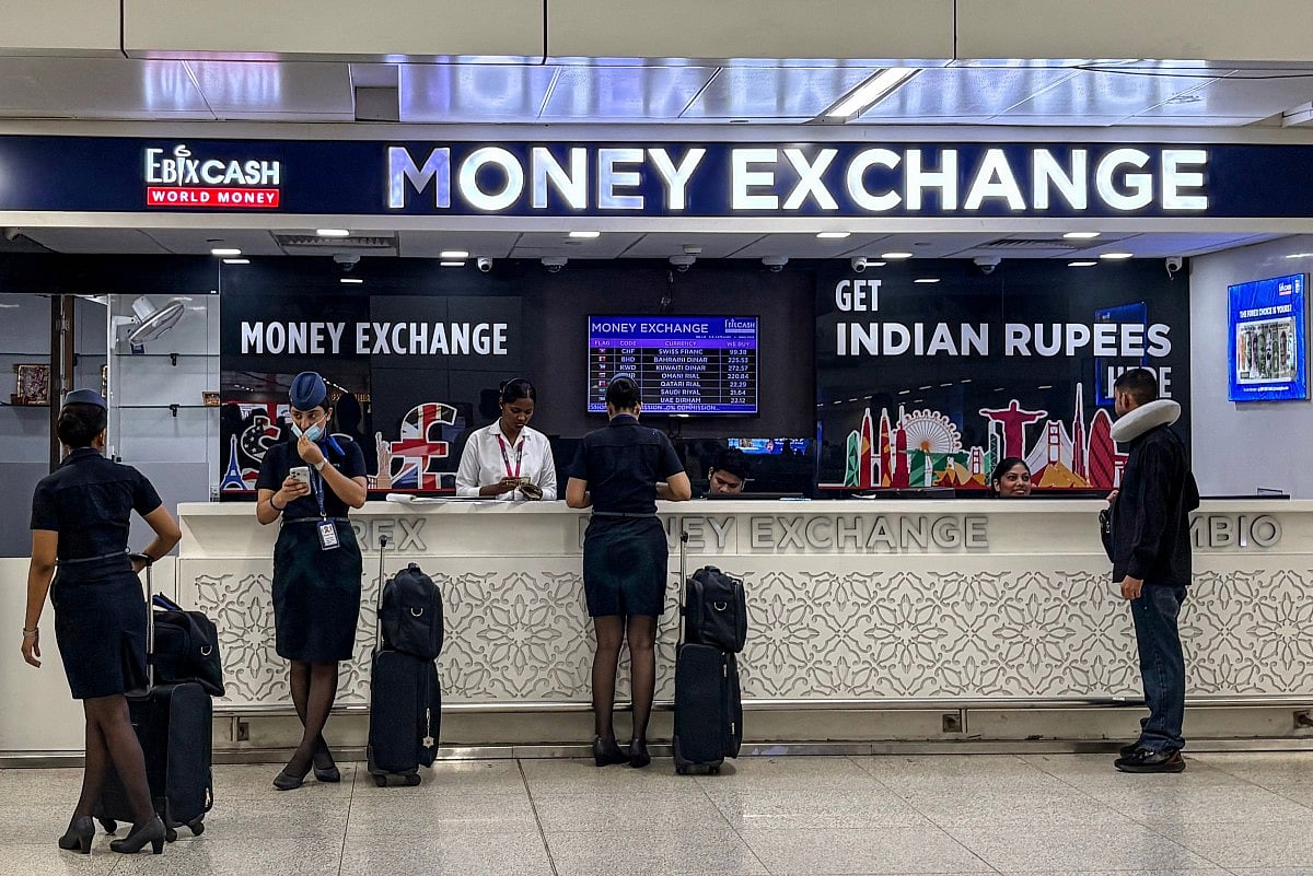 Expats eye remittances as rupee, peso hold firm