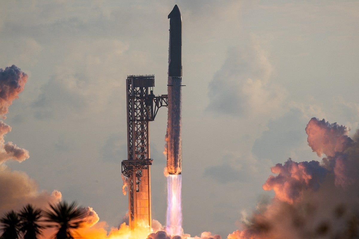 SpaceX revenue surges 161% to $14.6 billion in Q3