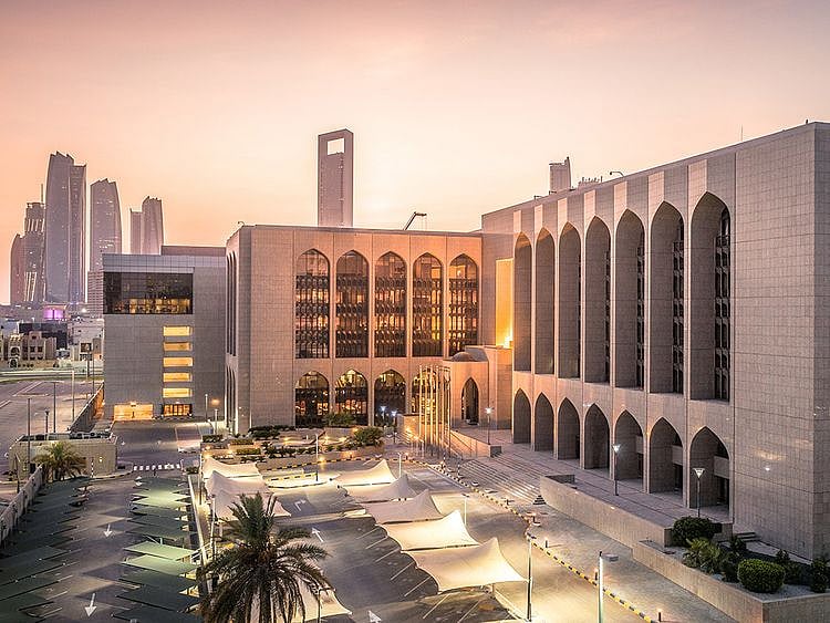 UAE keeps key interest rate unchanged in October, mirroring US Fed move