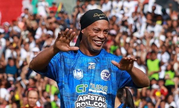 رونالدينيو يعود إلى الملاعب في سن الـ46.. ومباراة مرتقبة في إيطاليا