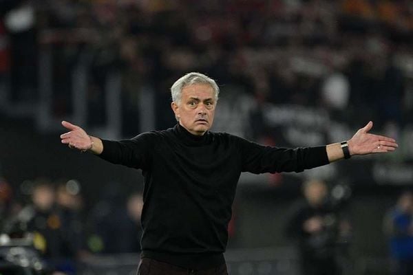 بعد إسقاط برشلونة.. مورينيو يردّ على منتقديه ويعيد هيبة ريال مدريد