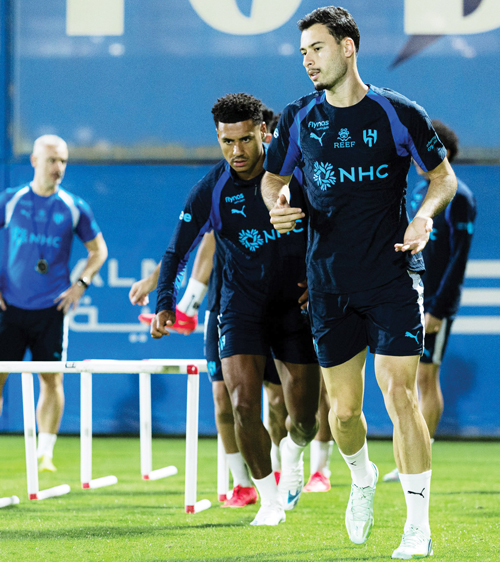 الهلال يغادر إلى الدمام برًّا ويتوجه منها إلى الدوحة