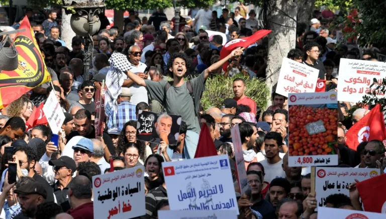 تظاهرات في تونس… واشتباكات مع الشرطة